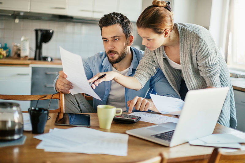 couple discussing finances